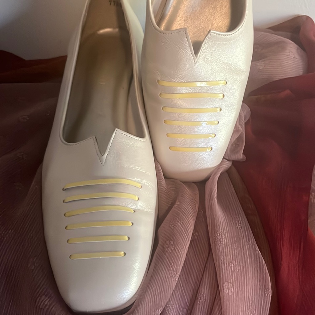 Vintage’80’s California Magdesians Womens 11n Low Pumps Cream Color Leather
